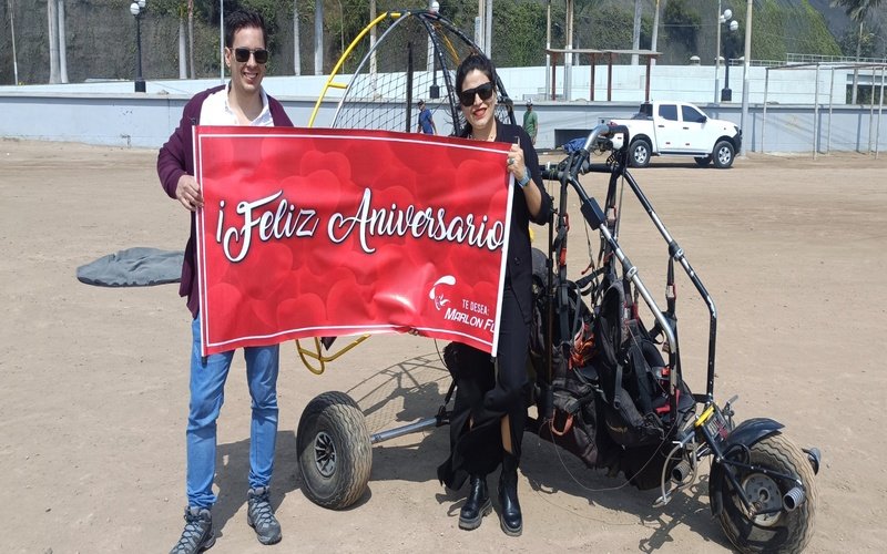 Vuelo romántico en parapente en Lima